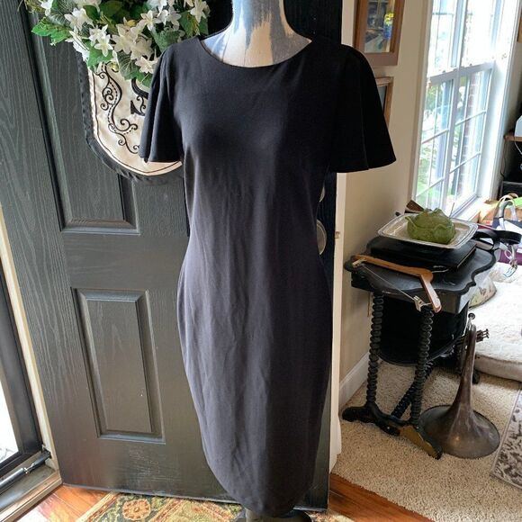 Calvin
Klein short sleeve dress - Picture 1 of 6